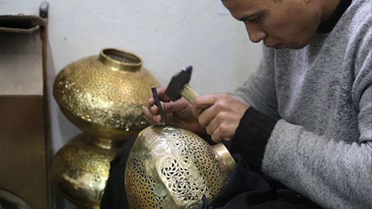 Dinanderie : quand le métal devient œuvre d’art …