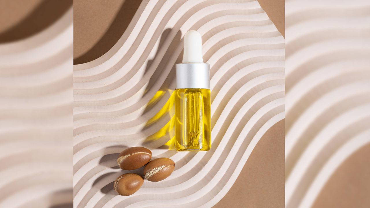 argan-oil-dropper-bottle-arrangement (1)
